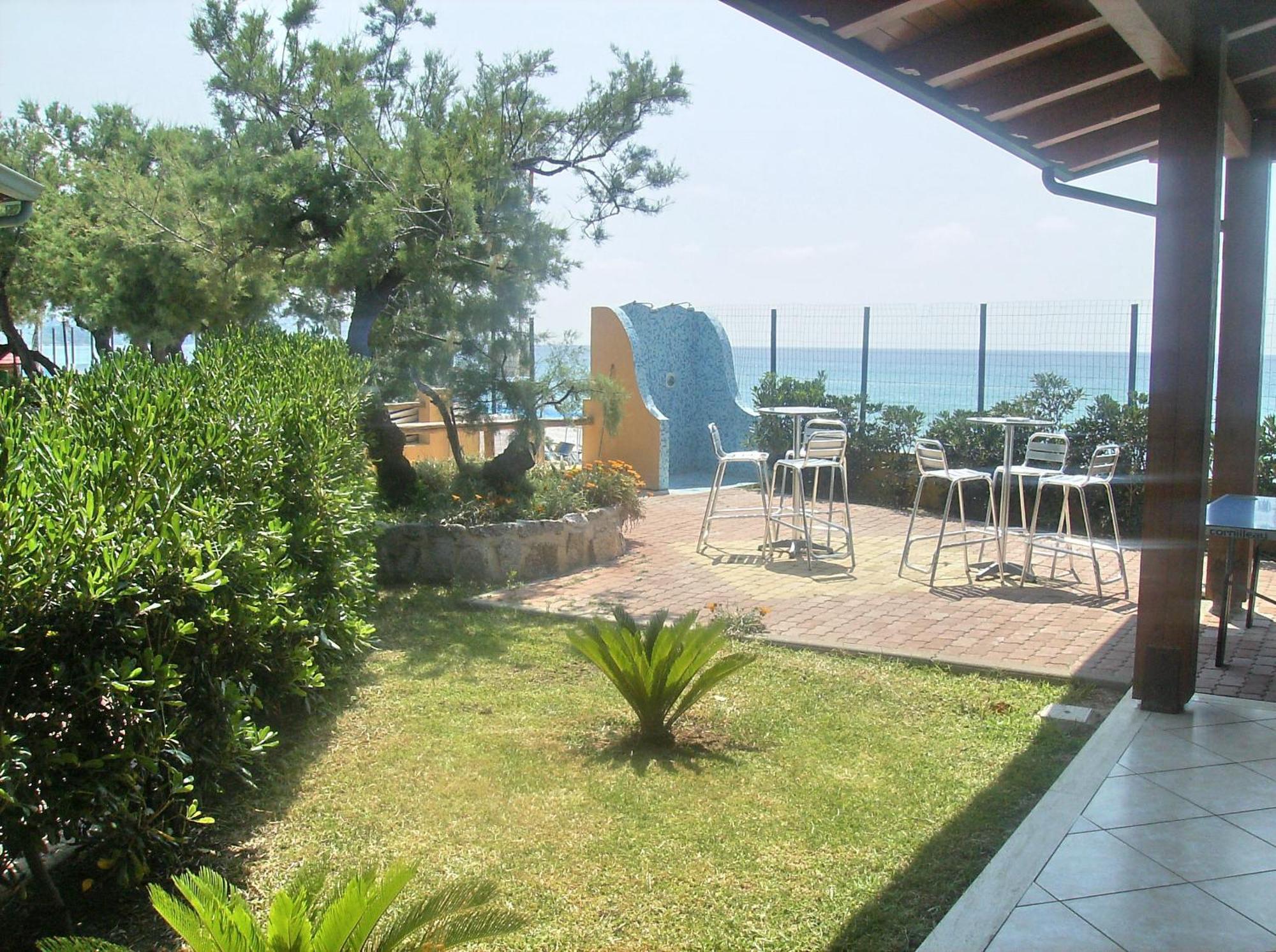 Hotel Residence Riviera Calabra Zambrone Ngoại thất bức ảnh